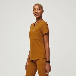 FIGS Atlantic Fall Catarina One-Pocket Scrub top and Zamora jogger scrub pants